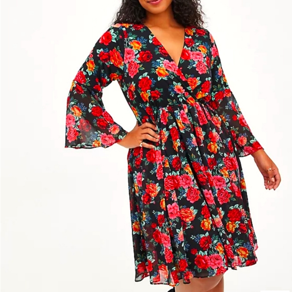 SURPLICE TRUMPET DRESS - STUDIO KNIT & CHIFFON FLORAL BLACK